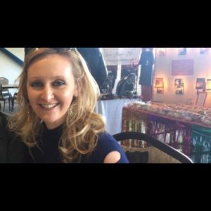 Meet your Posher, Amyamy